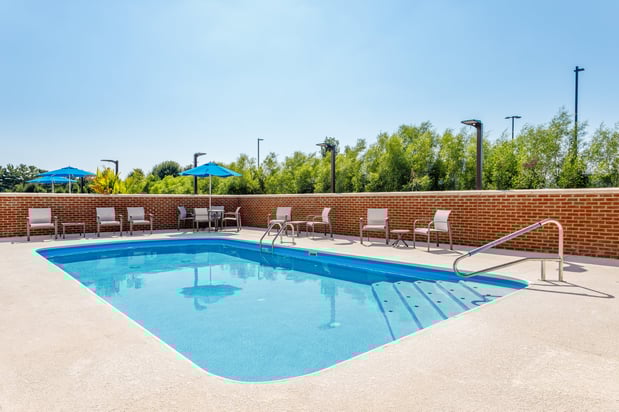 Images Holiday Inn Express & Suites Lancaster by IHG