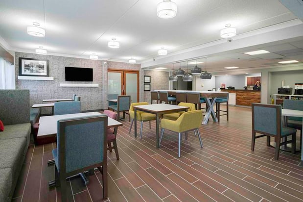 Images Hampton Inn St. Louis/Westport