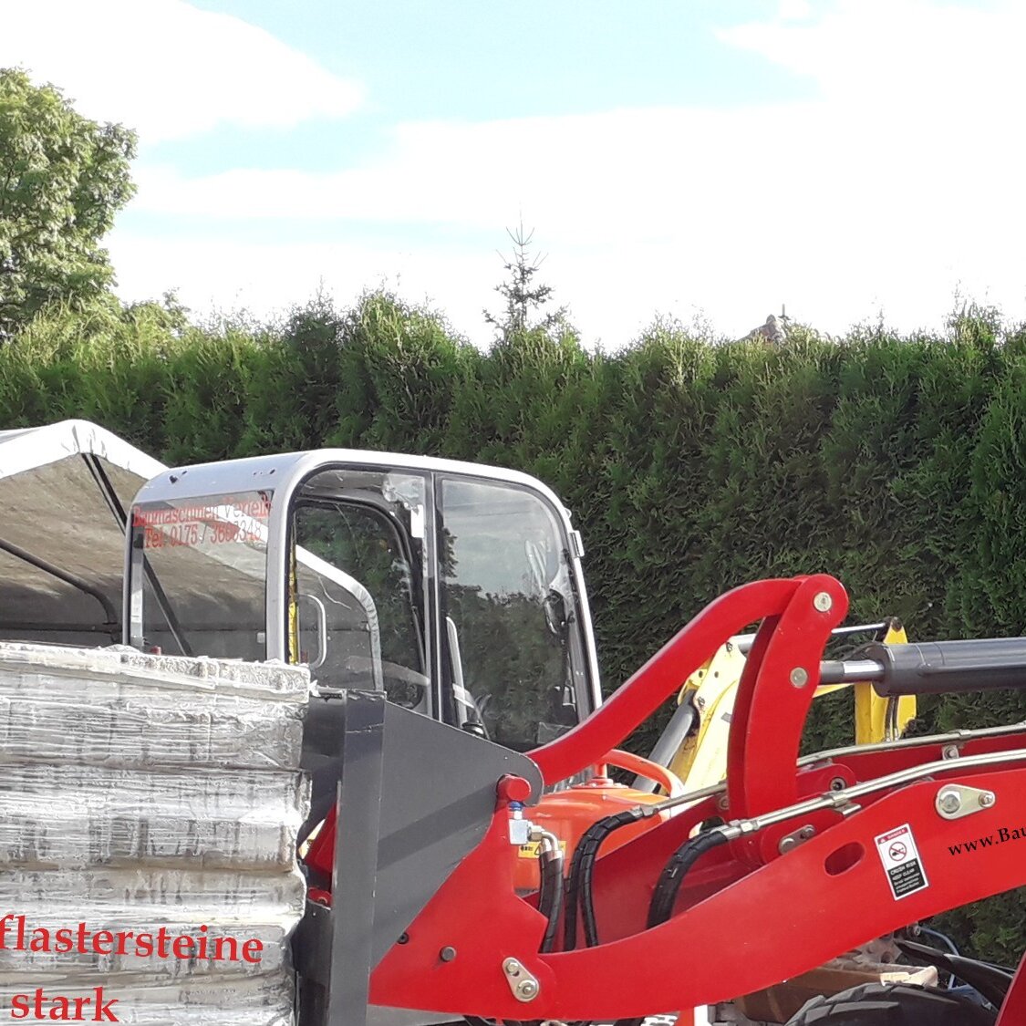 Baumaschinenverleih / Pflasterbau Kaulmann, Vermietung von Minibagger, Microbagger, Rüttelplatten, Grabenstampfer, Friedenstraße 1 in Wegeleben