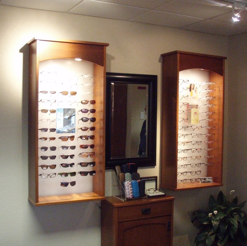 Images Dr. Benton Britt, Optometrist