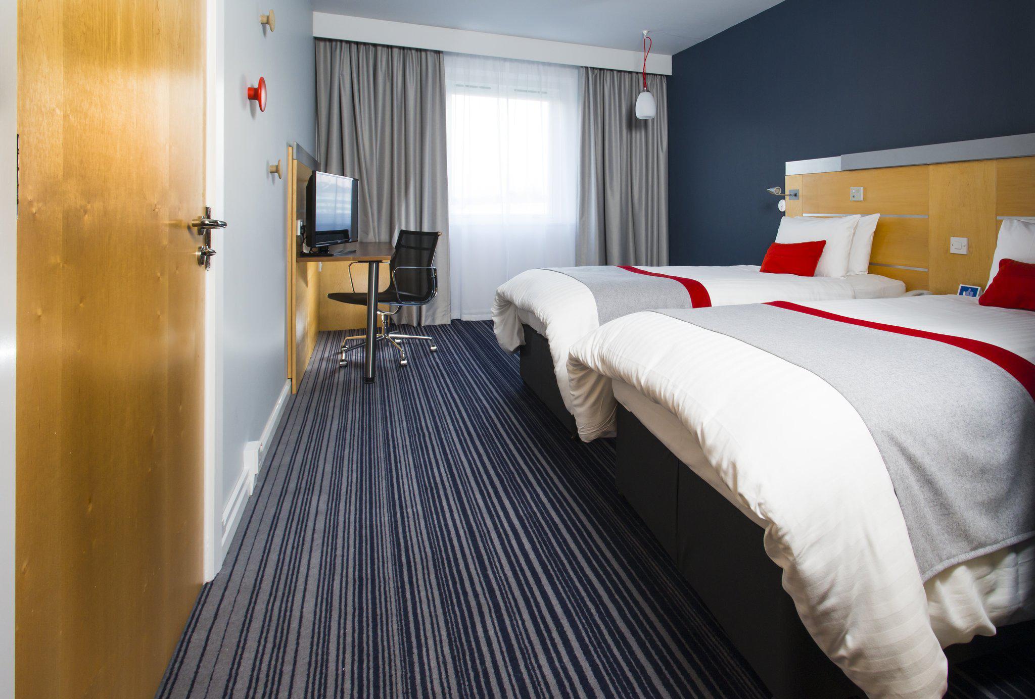 Holiday Inn Express London - Epsom Downs, an IHG Hotel Surrey 01372 755200