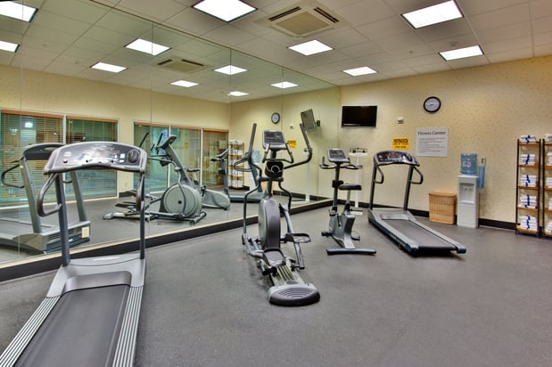Images Holiday Inn & Suites Bakersfield by IHG