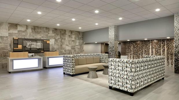 Images Holiday Inn Express Williamsbrg Busch Gardens Area by IHG
