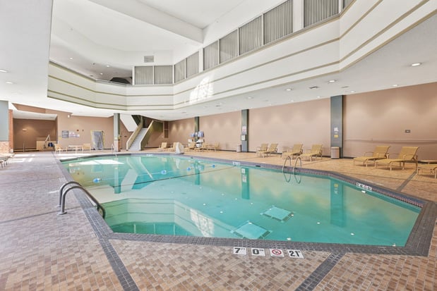 Images Crowne Plaza Suites Msp Airport - Mall of America by IHG