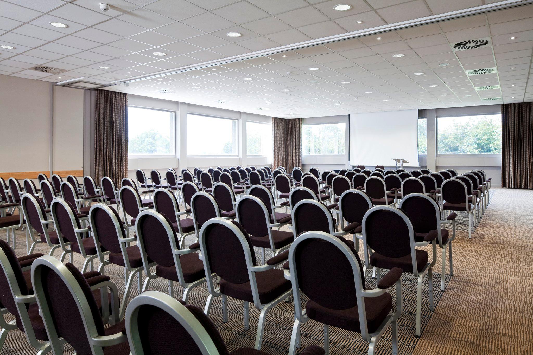 Holiday Inn Maidenhead/Windsor, an IHG Hotel Maidenhead 03719 429053