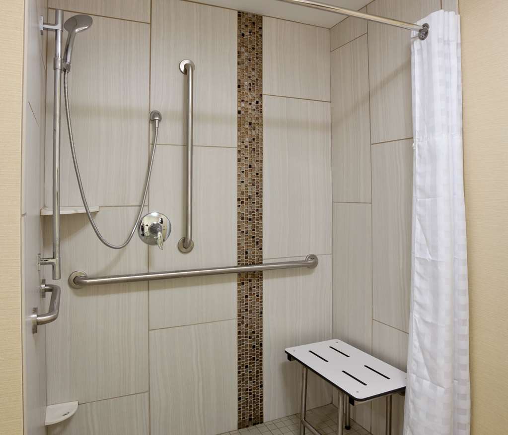 Guest room bath Homewood Suites by Hilton Davenport Davenport (563)344-4750