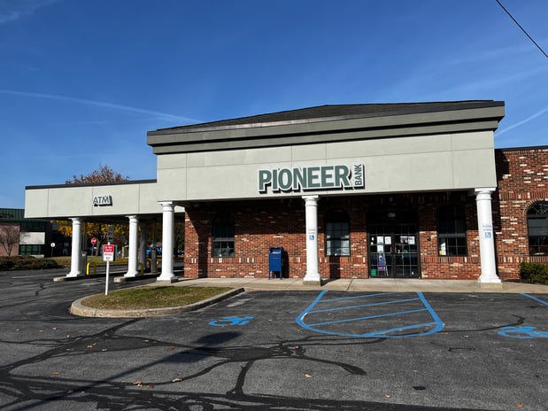 Images Pioneer - Clifton Park ATM