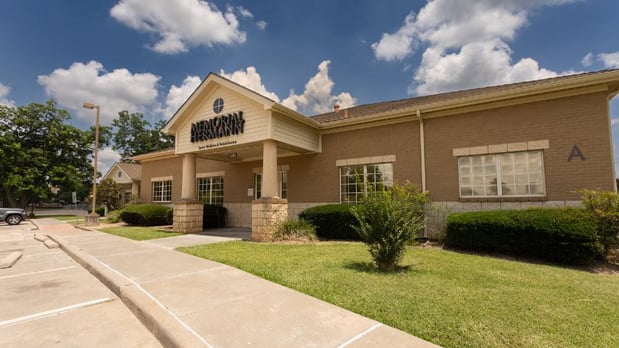 Images Memorial Hermann Sports Medicine & Rehabilitation - Wharton
