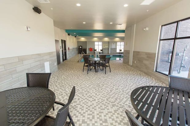 Images Hampton Inn Mustang