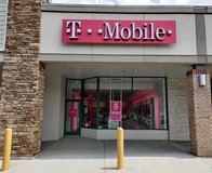 Exterior photo of T-Mobile Store at Maple Ave W & Courthouse Rd SW, Vienna, VA
