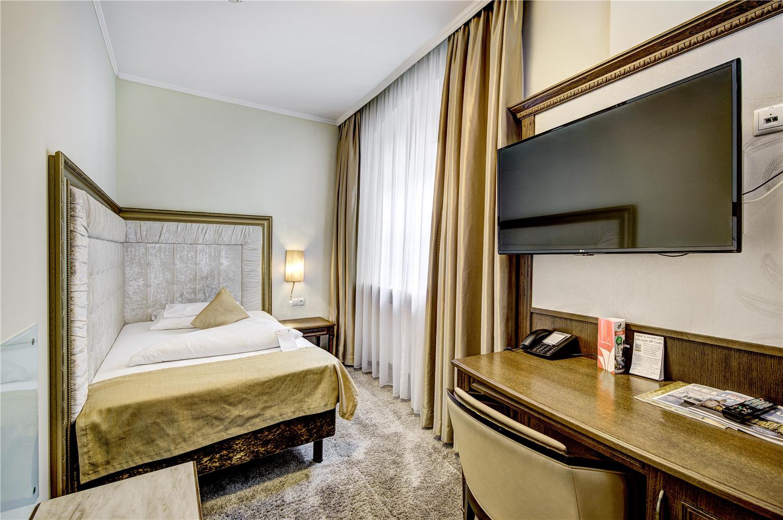 Hotel Goldener Adler, BW Signature Collection, Herzog - Friedrich Str 6 in Innsbruck