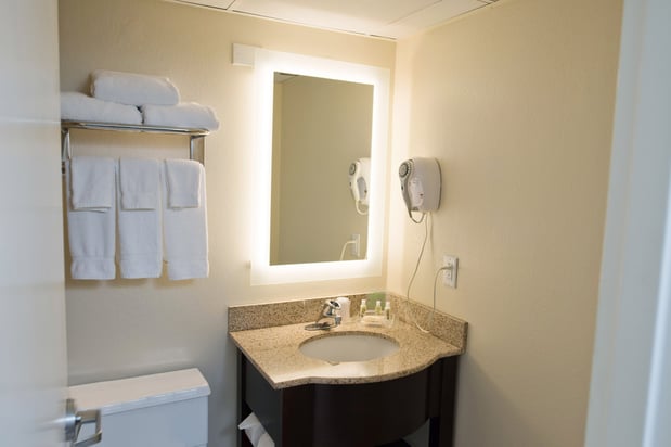 Images Holiday Inn Birmingham-Airport by IHG