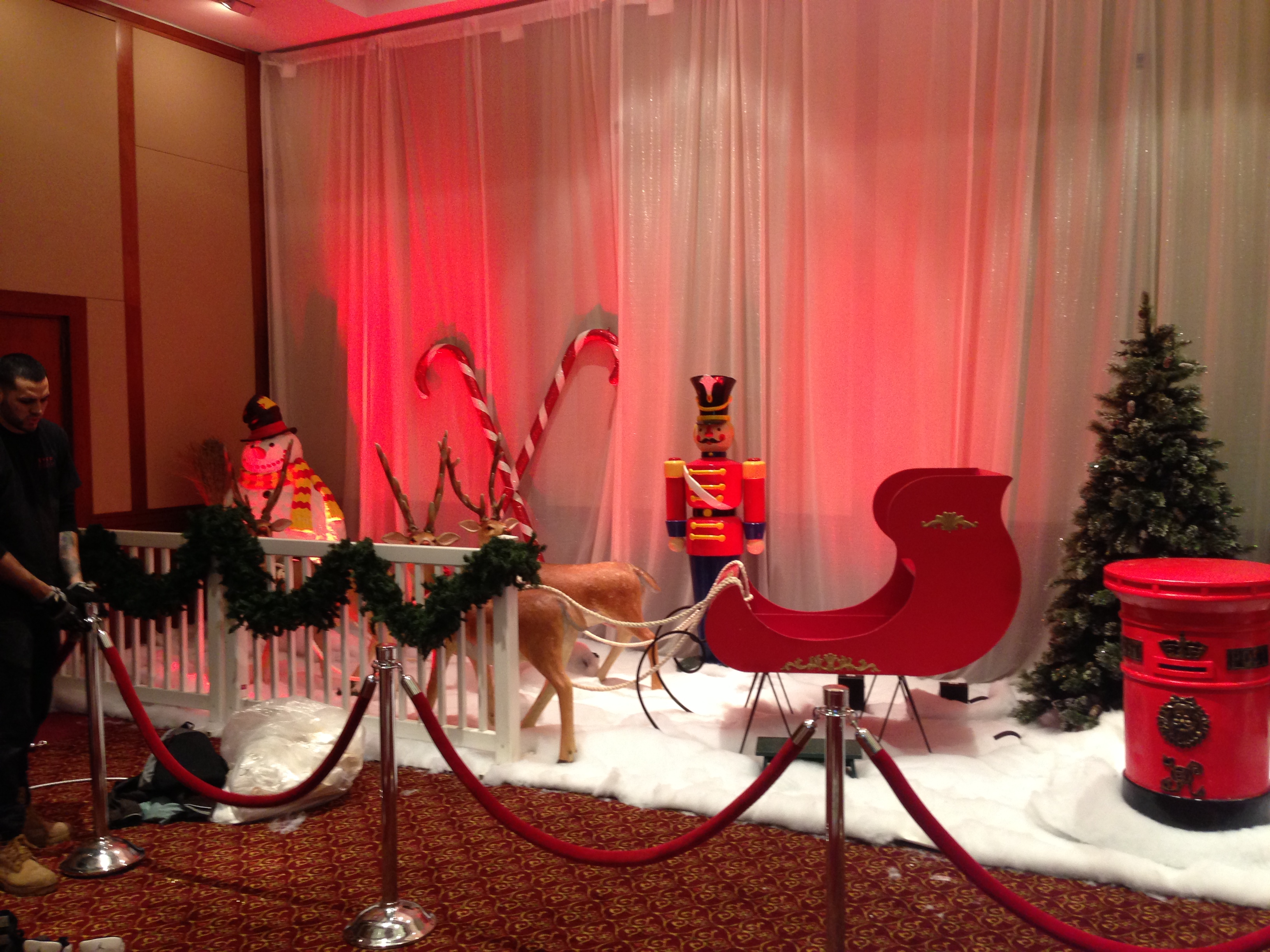 Christmas Holiday Santa Sleigh Photo Setup 