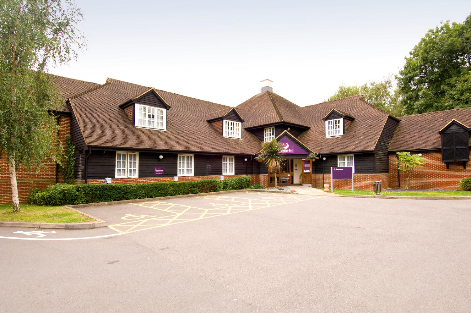 Images Premier Inn Woking West (A324) hotel