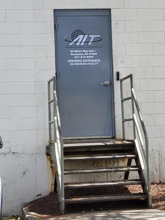 Images AIT Worldwide Logistics