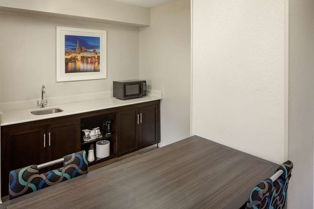 Images Hampton Inn & Suites Nashville-Airport