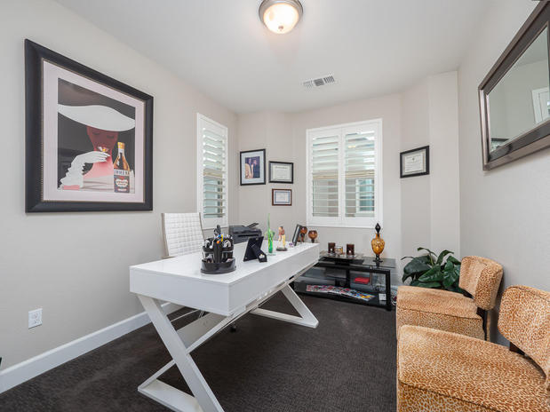 Images Jacqueline Brown - Realm Real Estate Group