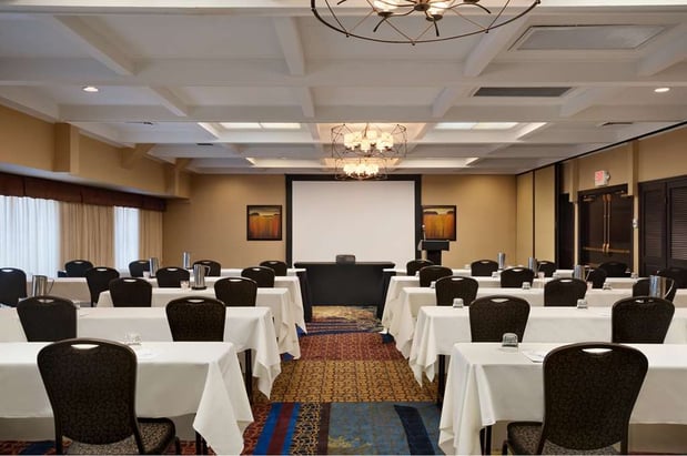 Images Embassy Suites by Hilton Kansas City Plaza