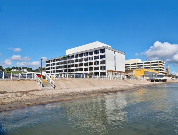 Images Holiday Inn Express Corpus Christi - Beachfront by IHG
