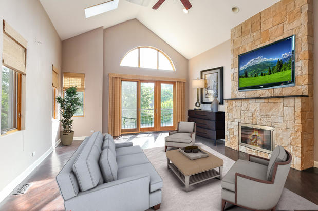 Images LORI STROCK PHOTOGRAPHY (REAL ESTATE)