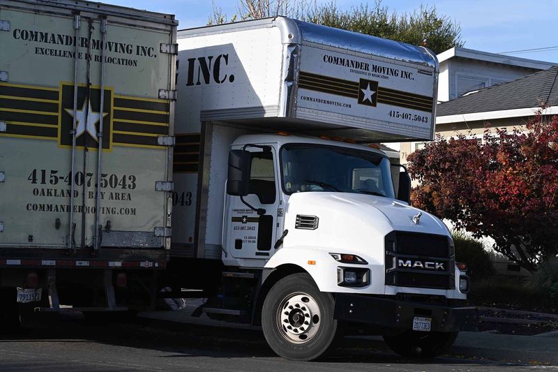 Images Commander Moving Inc.
