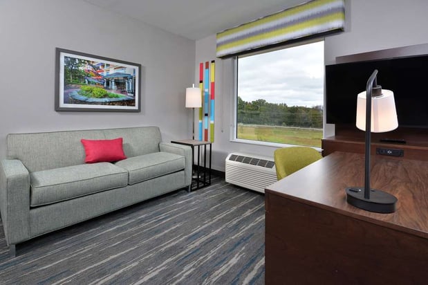 Images Hampton Inn & Suites by Hilton Charlotte North I 485