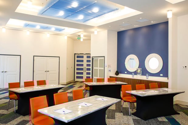 Images Holiday Inn Express & Suites Louisville Downtown by IHG