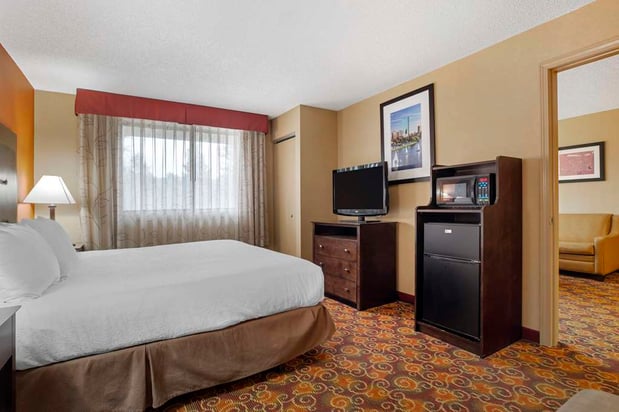 Images Best Western Plus The Inn at Sharon/Foxboro