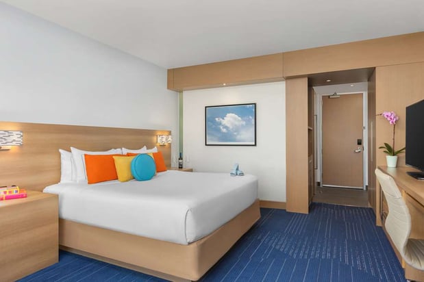 Images The Art Hotel Denver, Curio Collection by Hilton