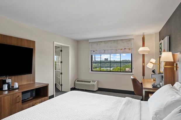 Images Holiday Inn Niagara Falls State Park Entry by IHG