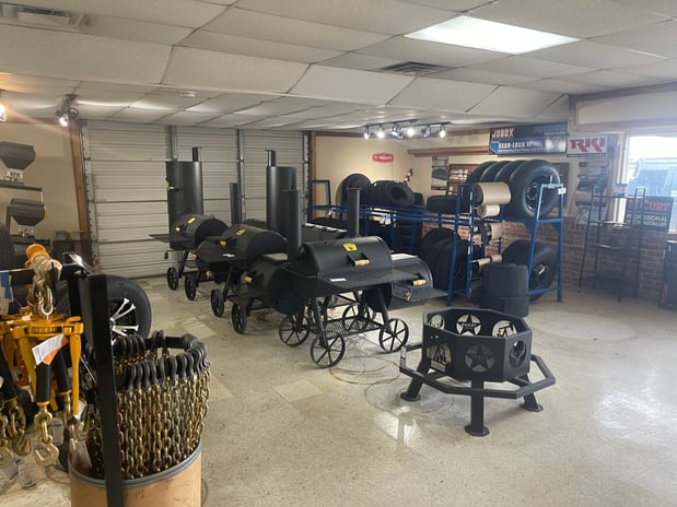Images Magnum Custom Trailers Inc