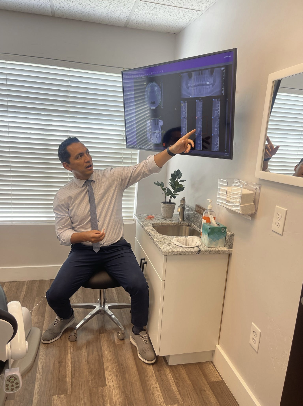 Dentist at work | Stubbs Dental | Bountiful, UT