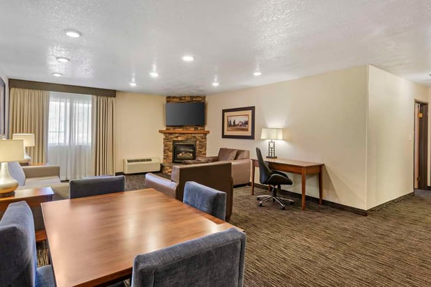 Images Best Western Plus Landmark Inn