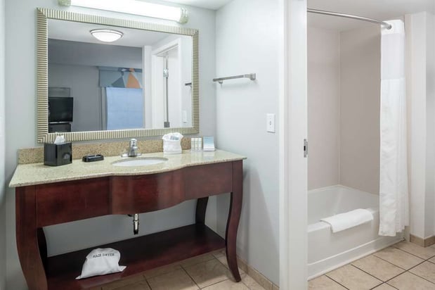 Images Hampton Inn & Suites Panama City Beach-Pier Park Area