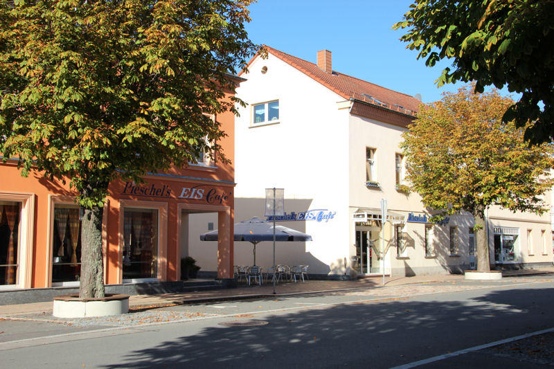 Pieschel's Eiscafé, Bahnhofstr. 29 -31 in Treuen