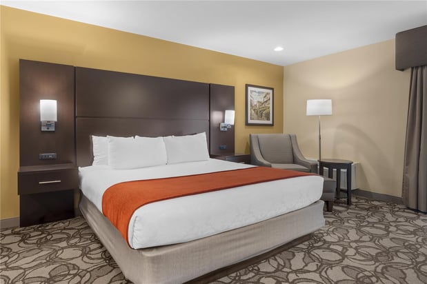 Images Best Western Plus Plaza by the Green