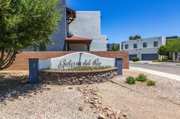 Images Galeria del Rio Townhomes