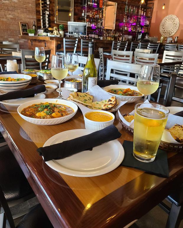 Images Taj Mahal Restaurant & Lounge