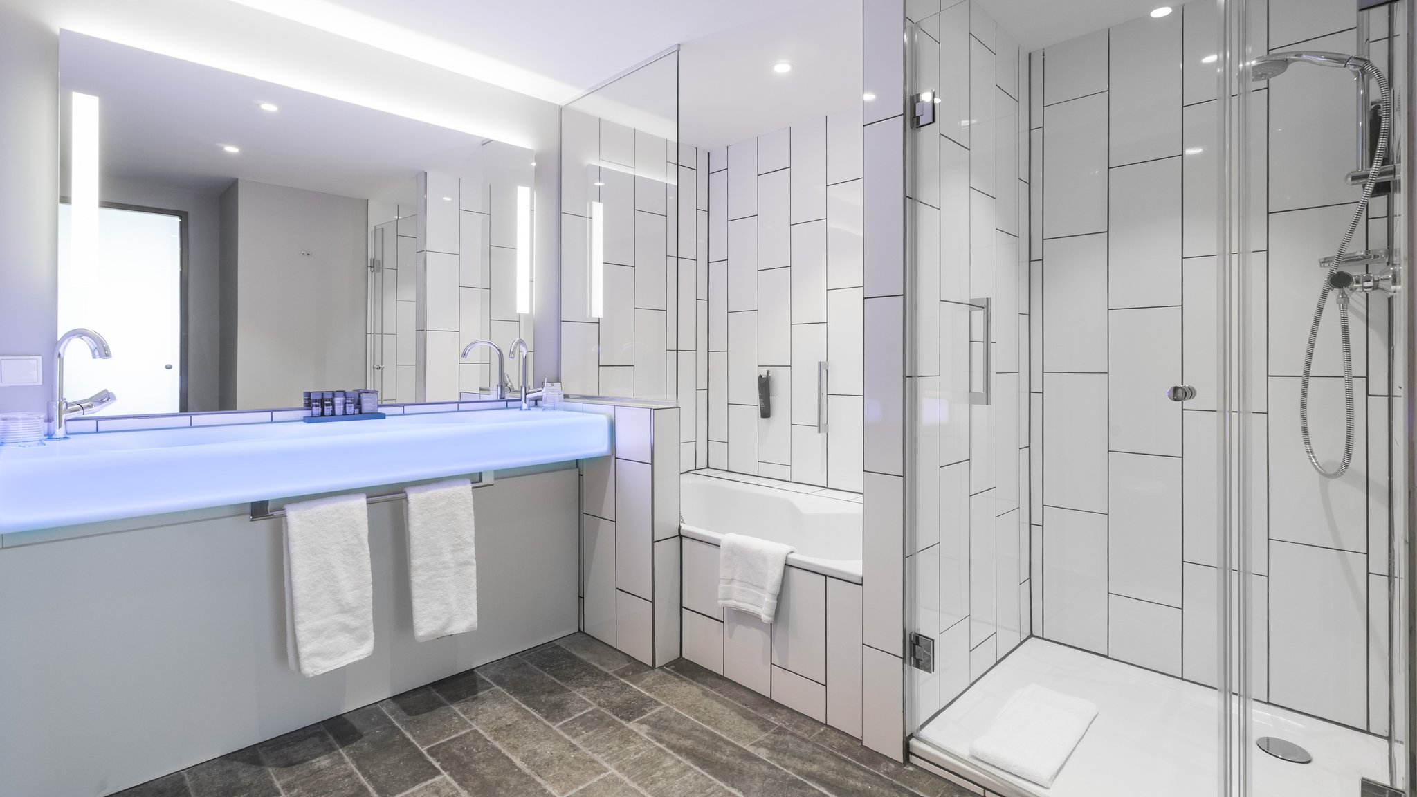 Holiday Inn Hamburg - City Nord by IHG, Kapstadtring 2A in Hamburg