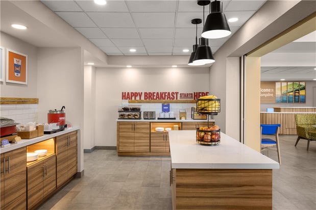 Images Hampton Inn & Suites Moline-Quad City Int'l Aprt
