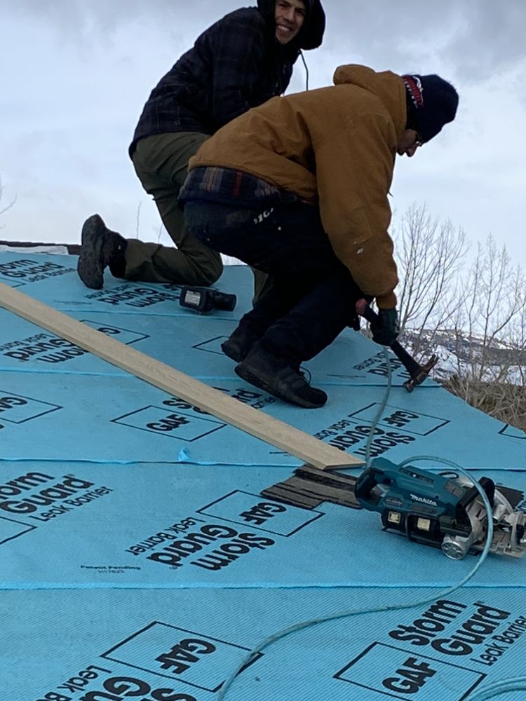 Manny's Metal Roofing Image