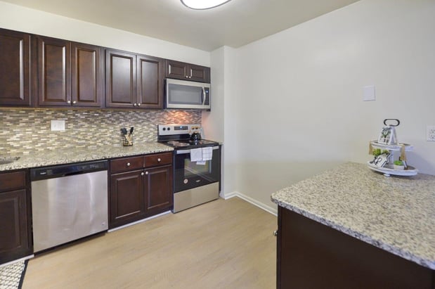 Images The Colonials Apartment Homes