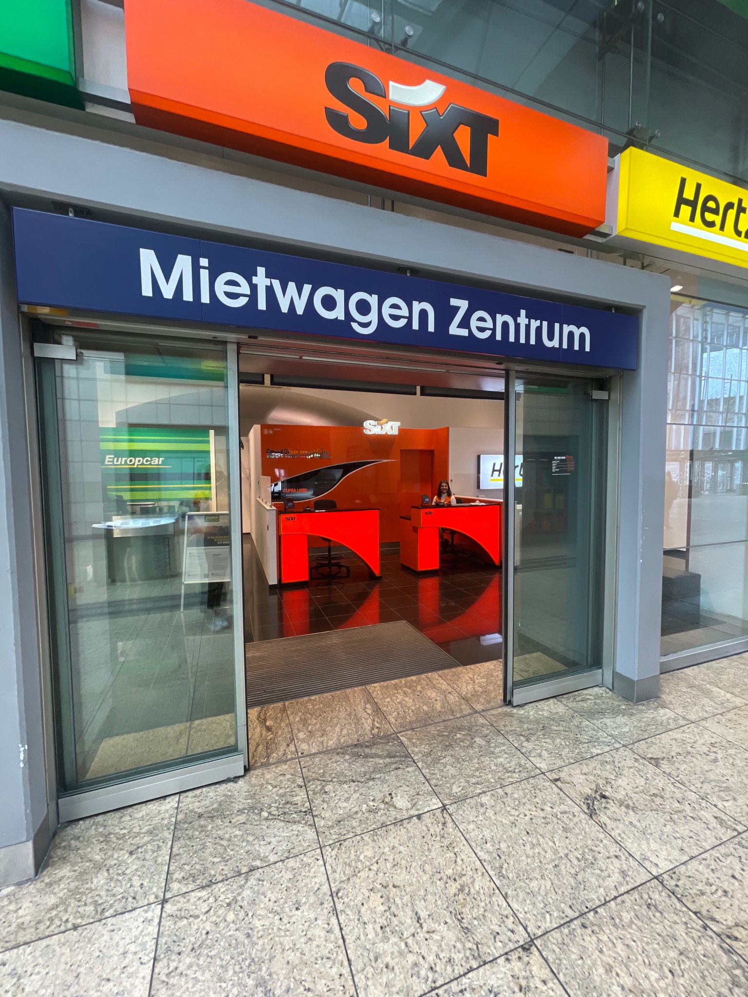 SIXT Autovermietung Köln Hauptbahnhof, Trankgasse 11 im Hbf in Köln