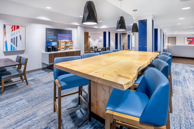 Images Holiday Inn Express & Suites Colorado Springs-First & Main by IHG
