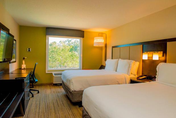 Images Holiday Inn Express & Suites St. Petersburg North (I-275), an IHG Hotel