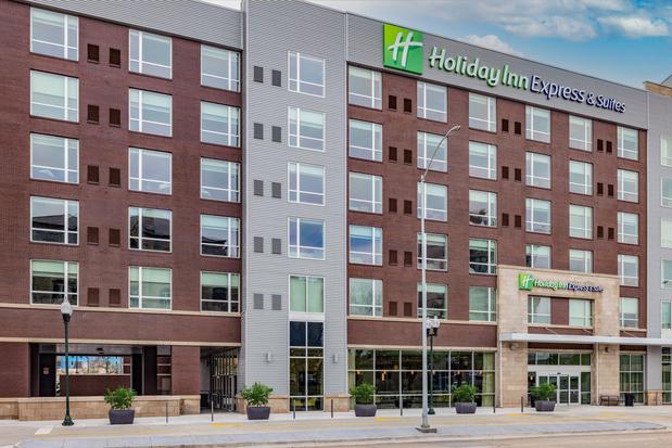 Images Holiday Inn Express & Suites Lincoln Downtown by IHG