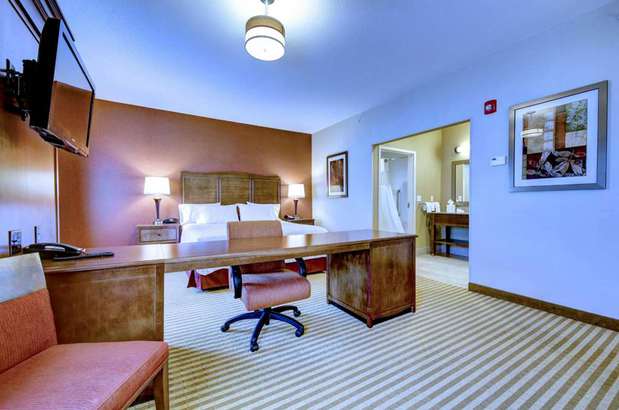 Images Hampton Inn & Suites Harrisburg/North