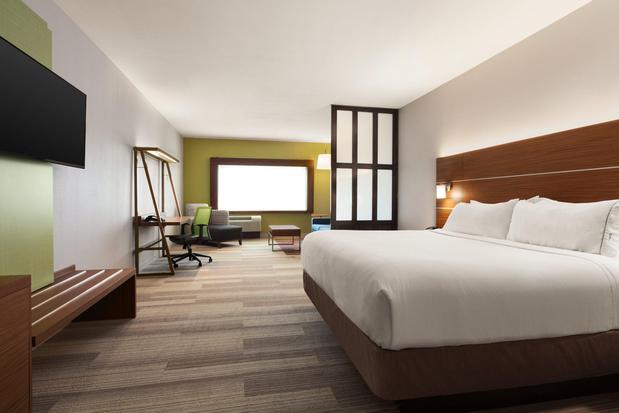 Images Holiday Inn Express & Suites McAllen - Medical Center Area by IHG