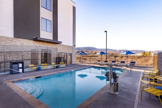 Images Hampton Inn and Suites by Hilton Cottonwood