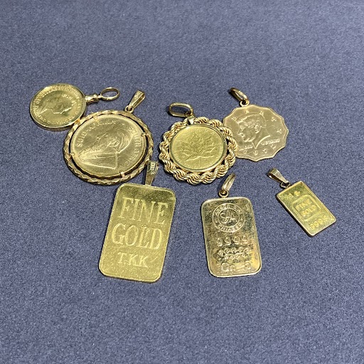 Images KOMEHYO（コメ兵）買取センターアミュプラザ鹿児島